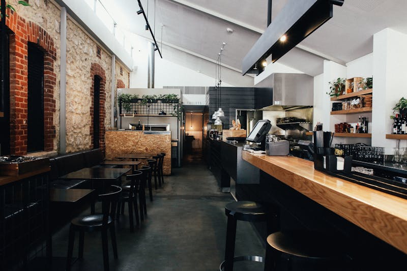 Pequod's pizza interior — the legendary Chicago deep dish restaurant